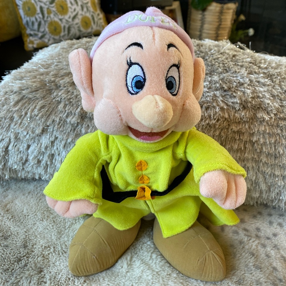 ✨ Disney Snow White Dopey Dwarf